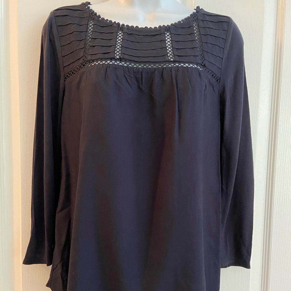 Ann Taylor navy easy flowy top